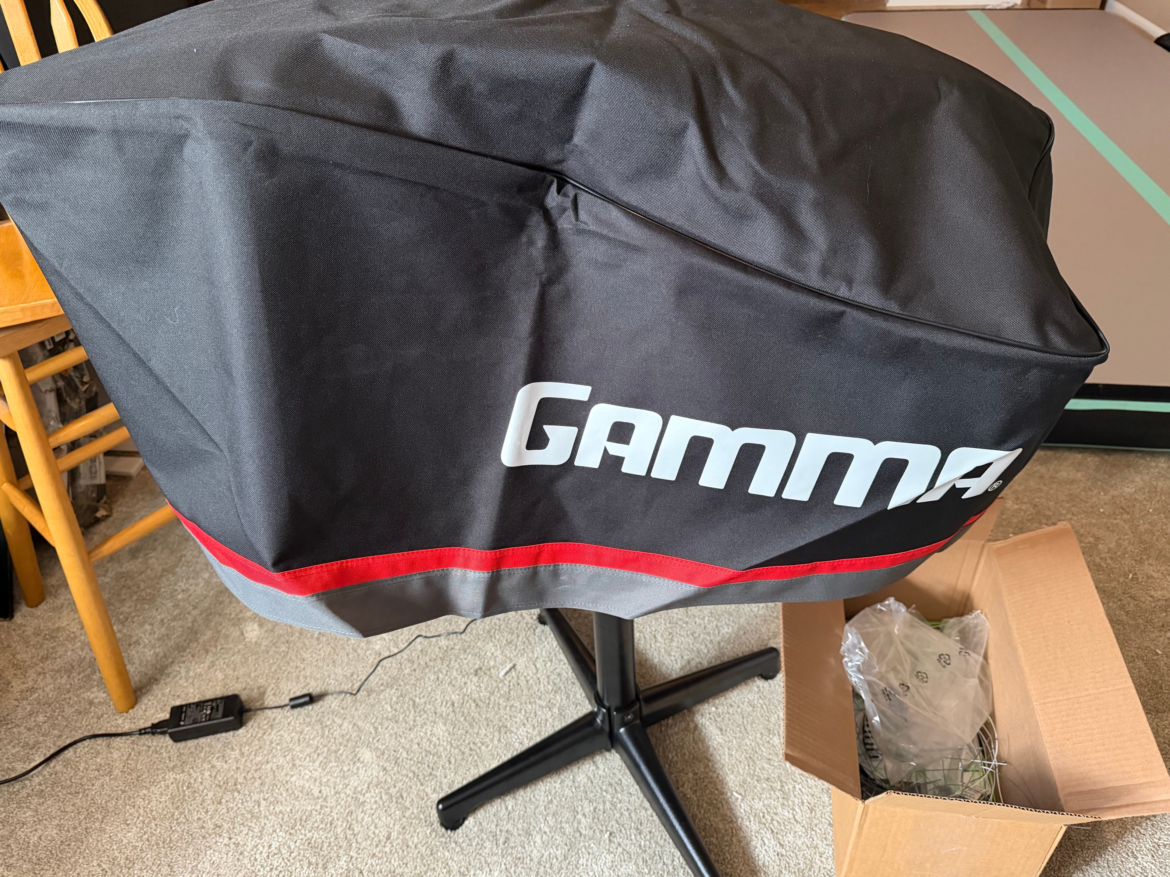 Gamma stringing machine with cover on